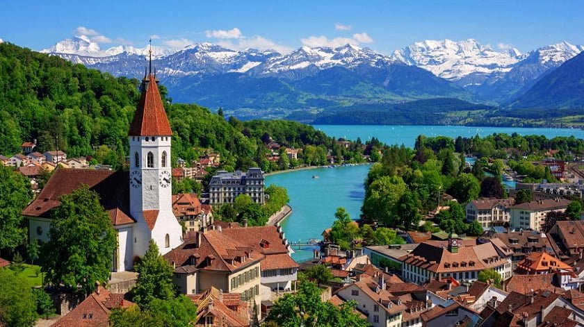 15 Most Developed Countries to Live in the World 2022 : Switzerland 