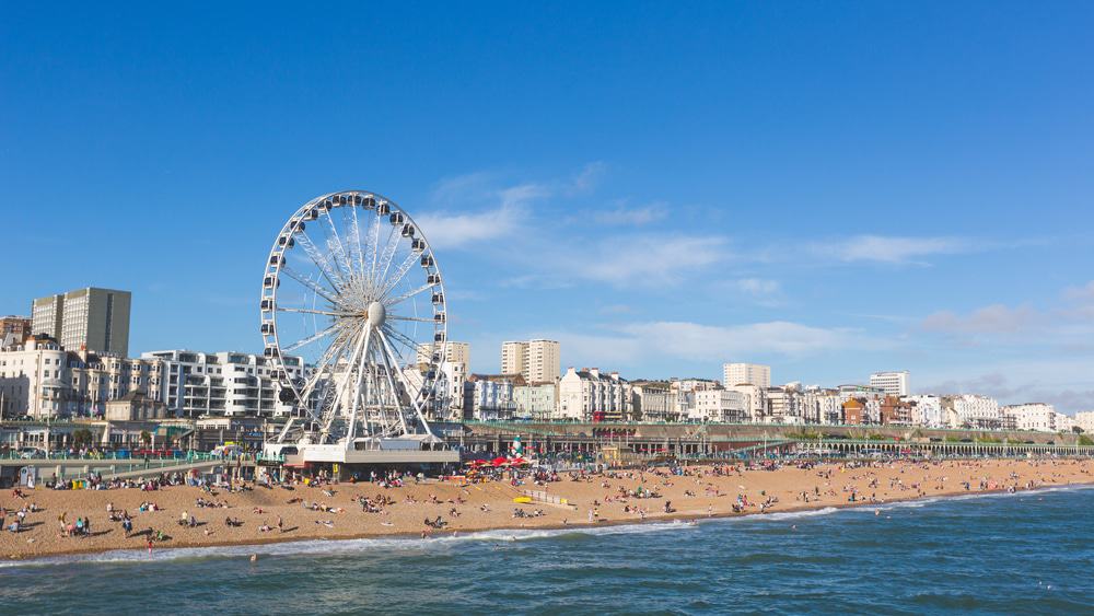 Brighton Beach and Seafront - Pustly.Com