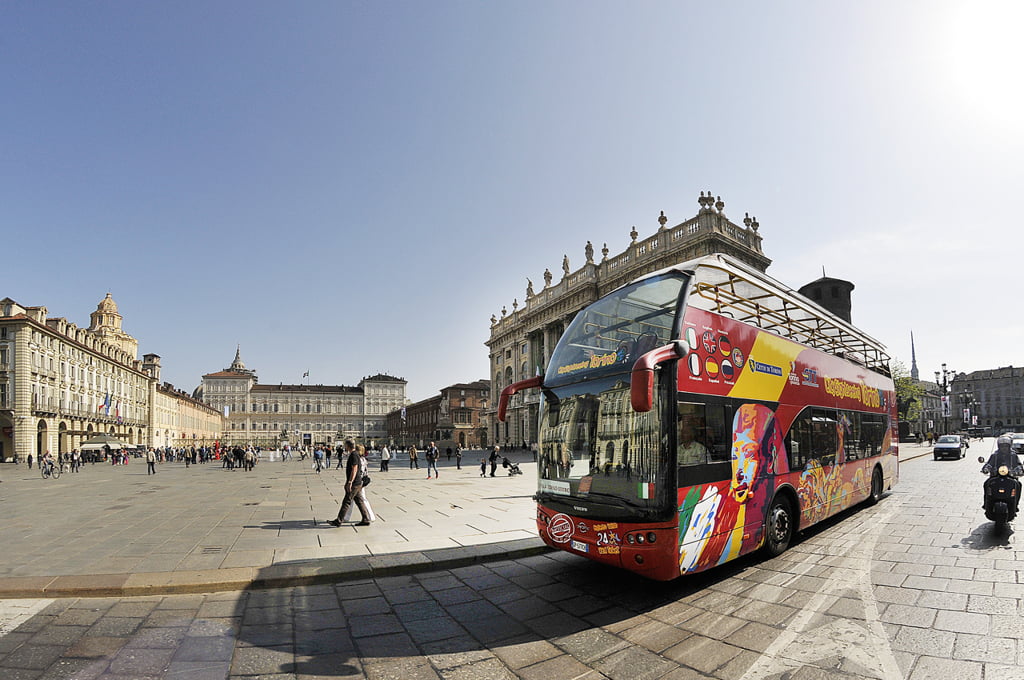 Hop on Hop off Bus Turin - Pustly.Com