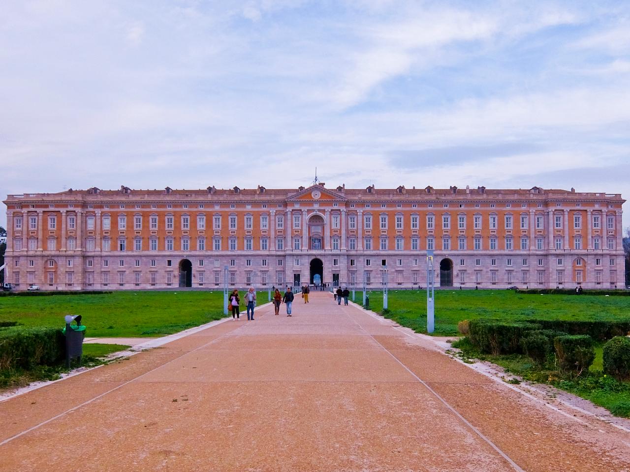 Royal Palace of Naples - Pustly.Com