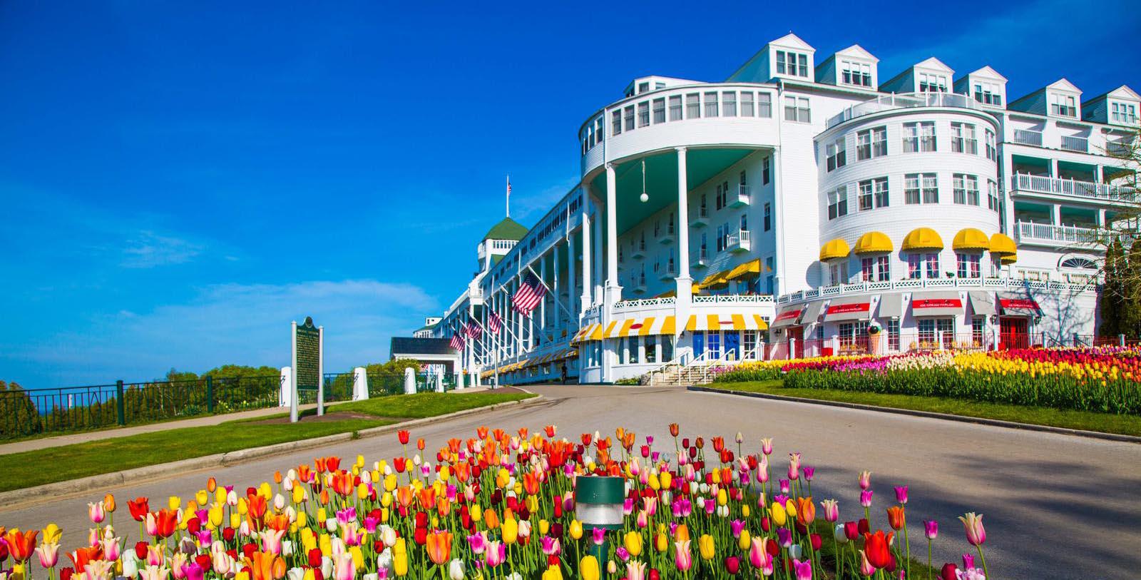 The Grand Hotel on Mackinac Island Michigan - Pustly.Com