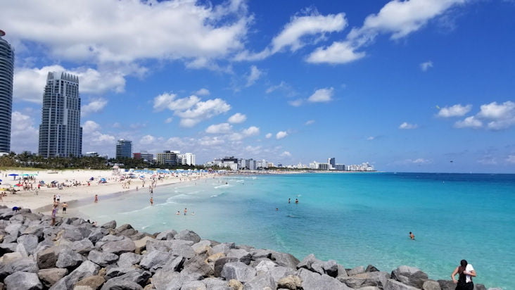 The Miami Beach Boardwalk in Florida - Pustly.Com