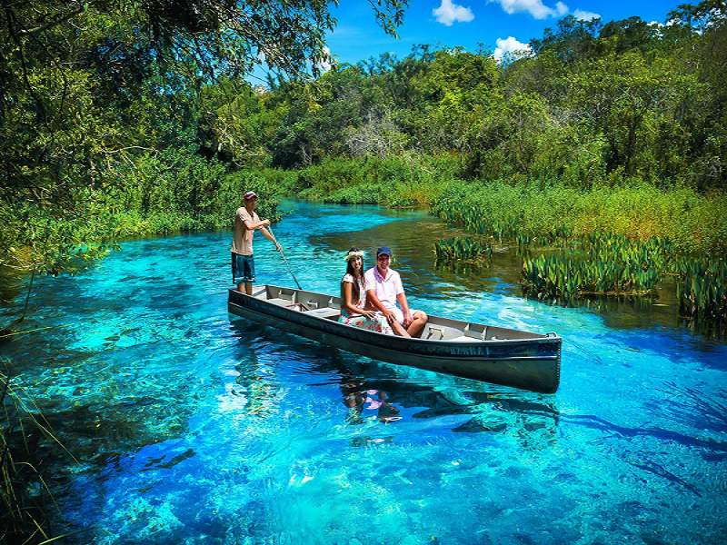 10 Incredibly Clear Lakes In The World And Why They’re So Clear !