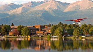15 Incredible Lakefront hotels in the USA